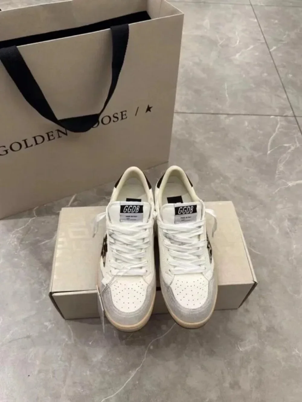 Golden Goose Women's Sneakers - Picture 5 of 7